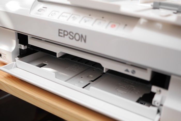 EPSON Colorio EP-306” 開封レビュー。ちょっと厚め（0.6mm）の紙も 