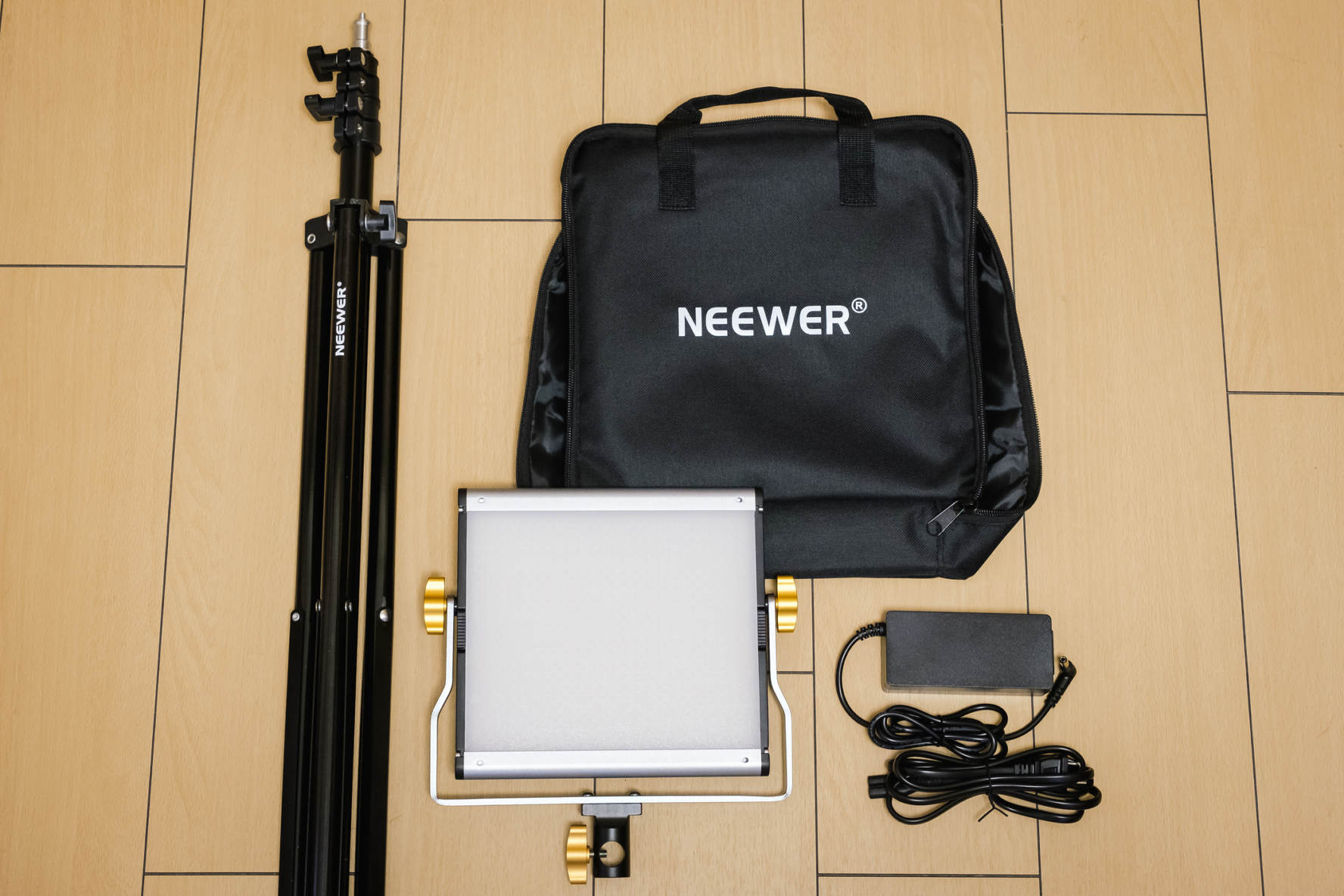 初めての動画用LEDライトに2パックで導入しやすい Neewer NL480 を購入してみました。 | かめらとブログ。