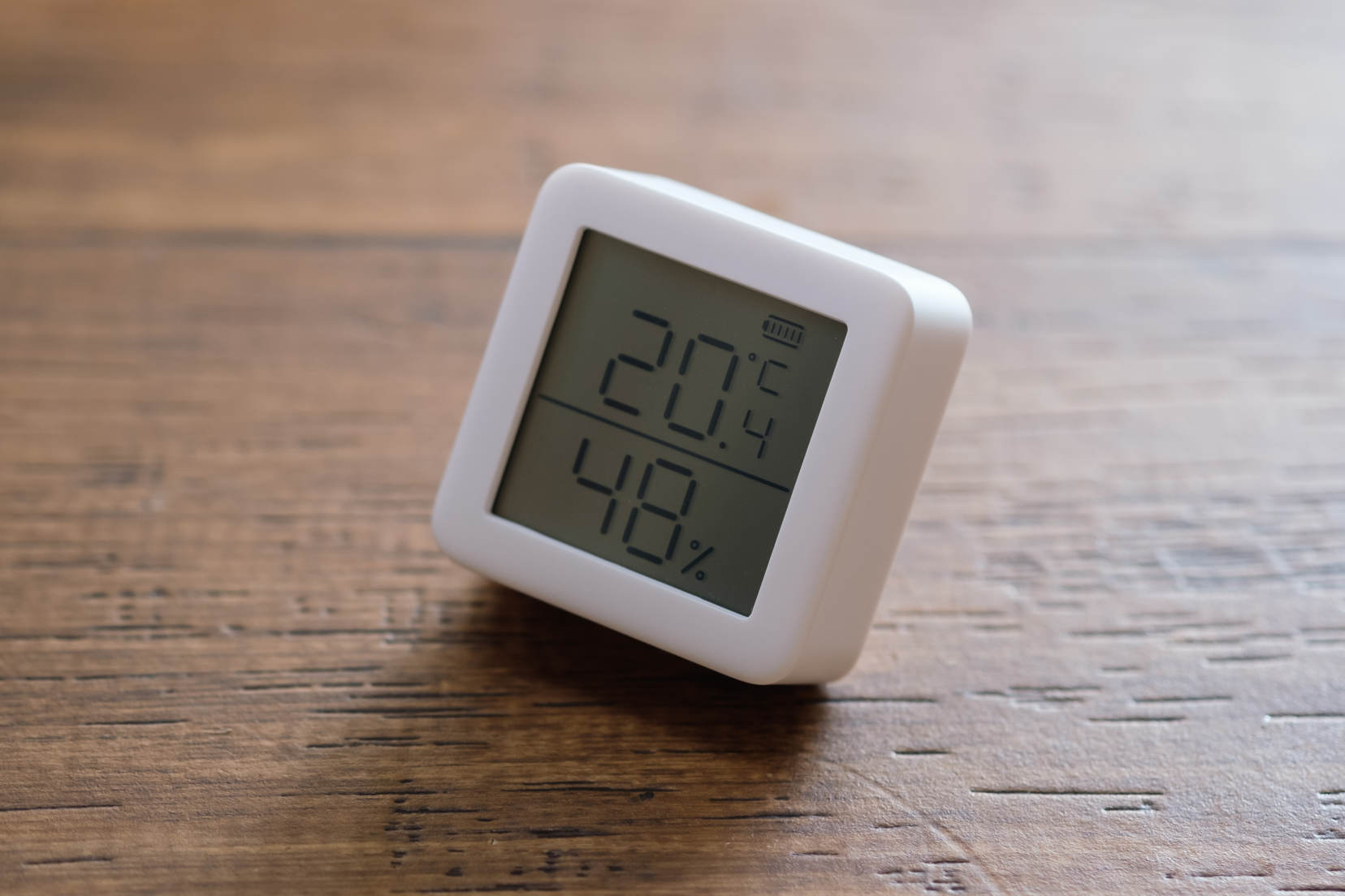 お部屋の温度湿度対策に。SwitchBot温湿度計が手軽にログがとれたり 