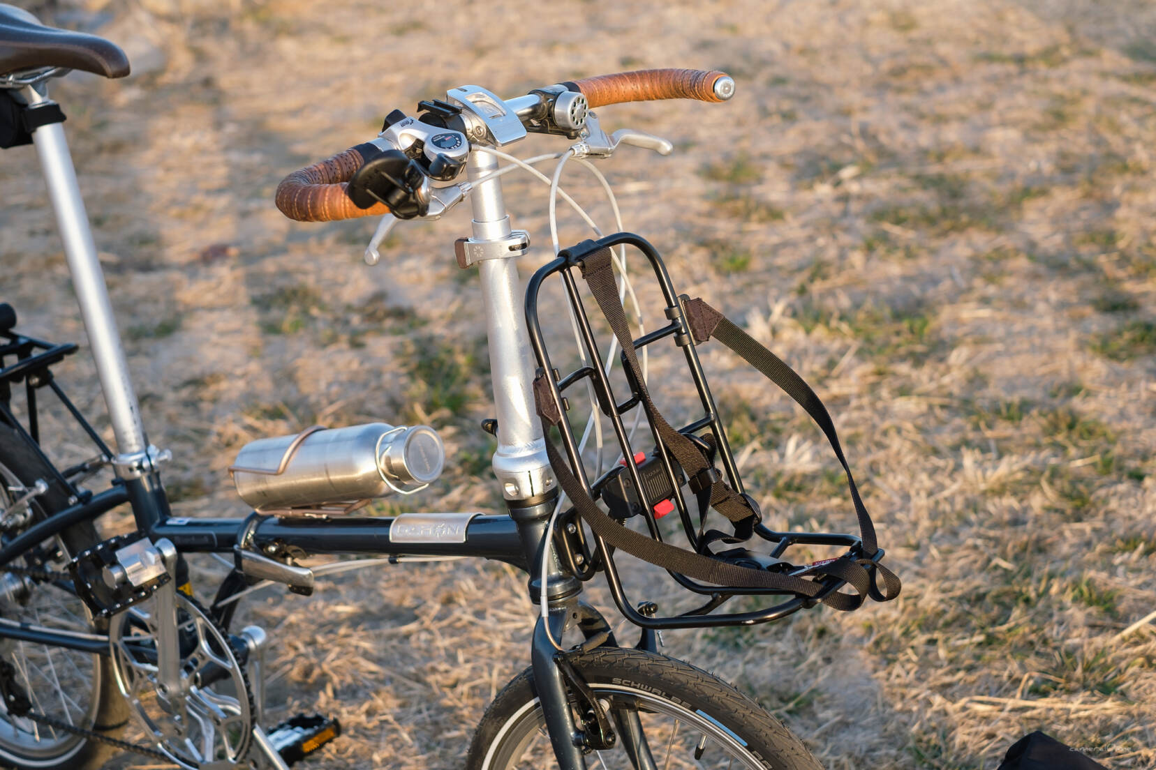 ミニベロのフロントラックに丁度いい RIXENKAUL ヴァリオラック KF873 で快適な自転車ライフを。【DAHON Boardwalk D7】  | かめらとブログ。