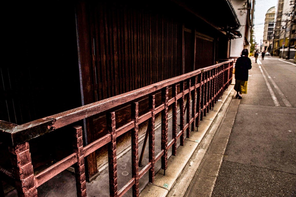 京都歩く女性