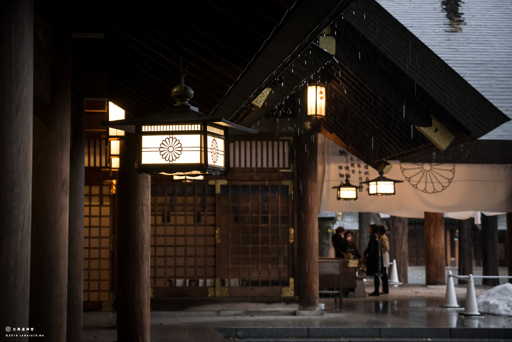 北海道神宮で雨宿り