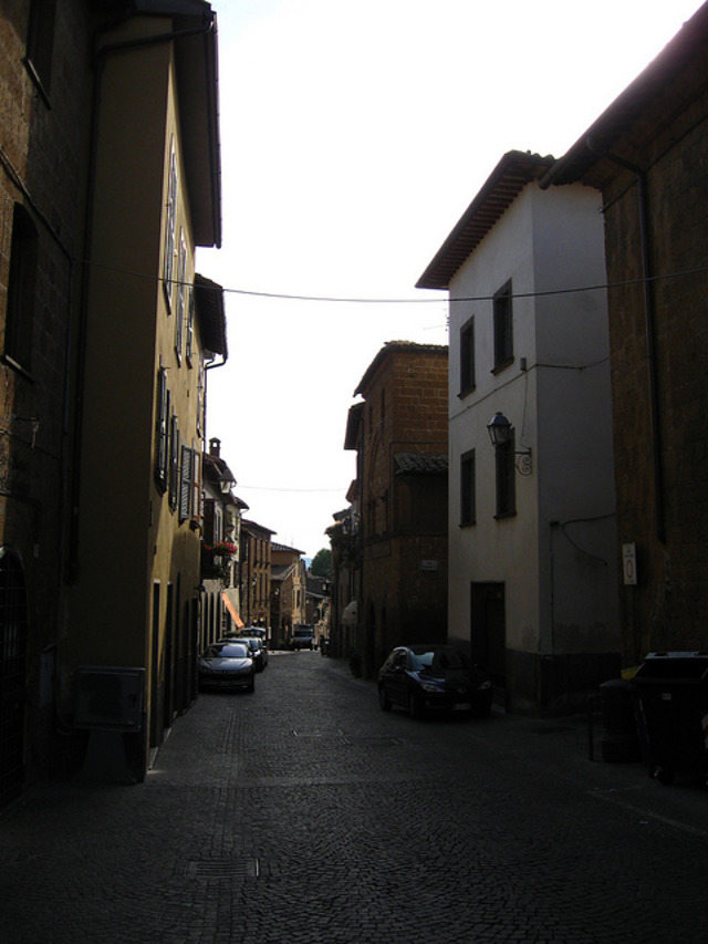 'オルヴィエートの街角　＠　竹ノ内誠'