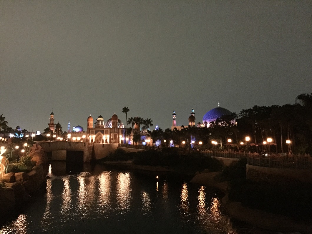 東京ディズニーシーの夜景