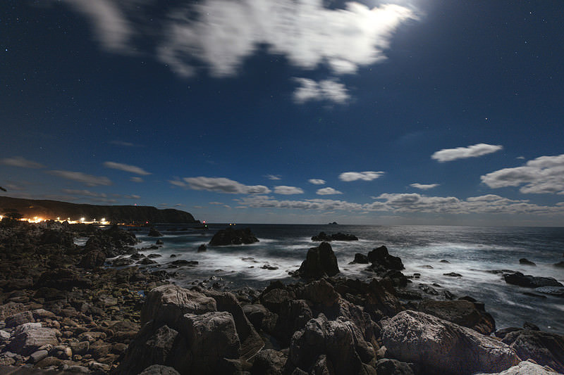 '神津島の沢尻湾の様子'