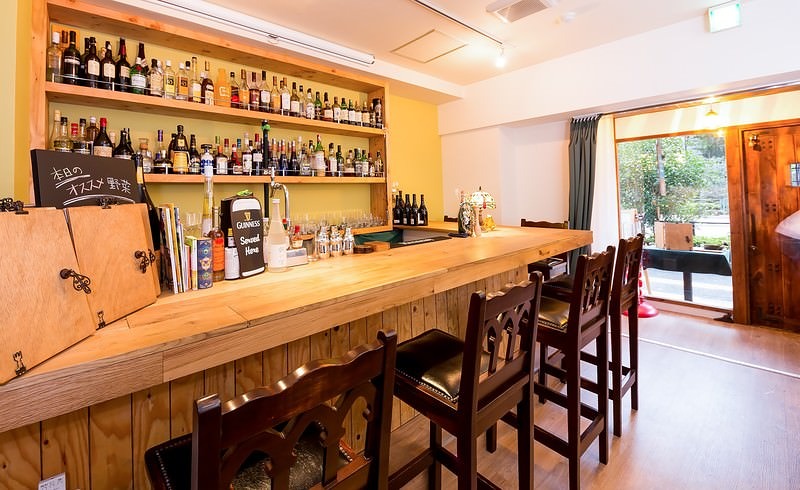 'オーガニック料理とりのす店内'